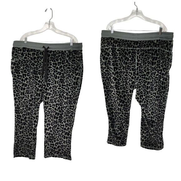 Cozy Fleece Sweatpants Animal Print Wide-Leg Pull-On Pants Multi Gray/Black 2XL - Picture 1 of 4